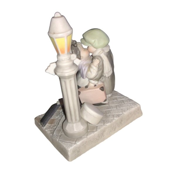 Enesco Bisque 1997 "We've Only Just Begun" Limited Edition Figurine 296058 - Picture 5 of 11